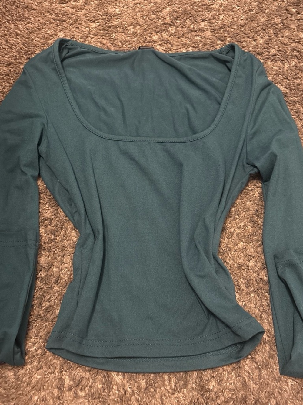 Scoop Neck Long Sleeve Crop Top in Teal